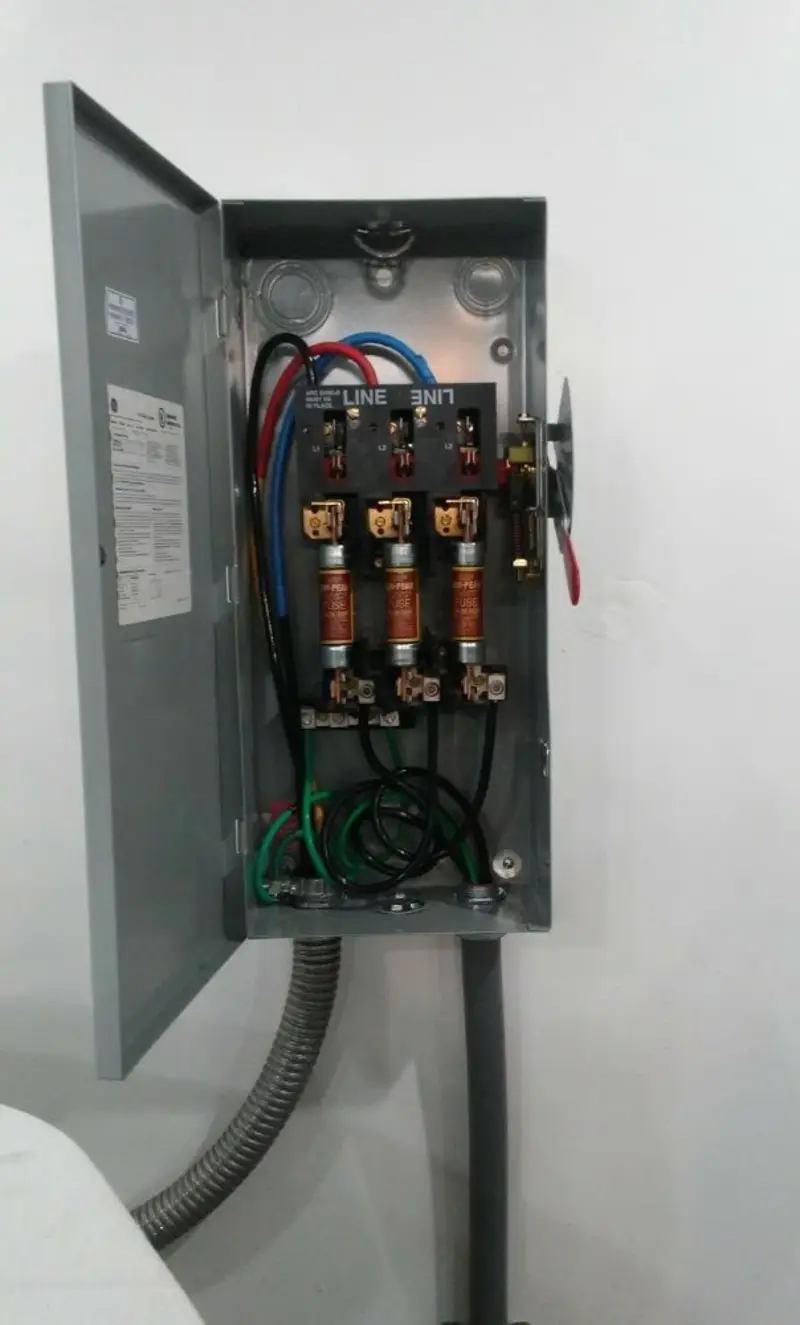 Three-phase disconnect switch installed for Smoke Detector Installation in New Castle